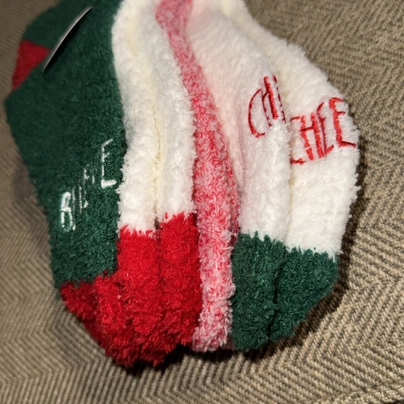 NWT Rae Dunn Cozy Crew Christmas Socks - Green, Red, White 4 pair WMN SS 9-11 - Picture 2 of 13